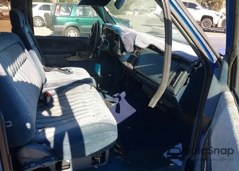 1992 Chevrolet Gmt-400 C1500 from USA, damaged, VIN 2GCEC19H6N1240046